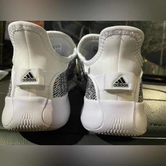 Adidas women’s size 7 - Picture 2 of 4